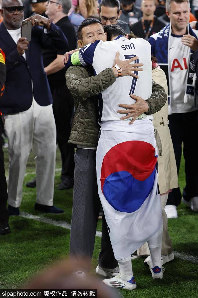 新版hga030
_亚洲之光新版hga030
!孙兴慜以队长身份捧起欧战奖杯 韩国历史第一人