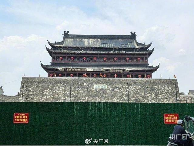 如何代理皇冠信用网
_专家分析鼓楼瓦片脱落原因 屋面坡度或过陡