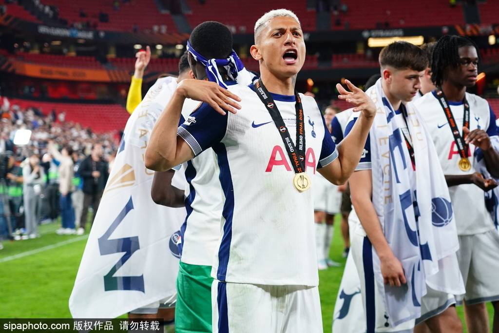 皇冠信用網开户
_贝尔杀人诛心皇冠信用網开户
!热刺夺冠后嘲讽曼联:以后叫“曼联式掉链子”!