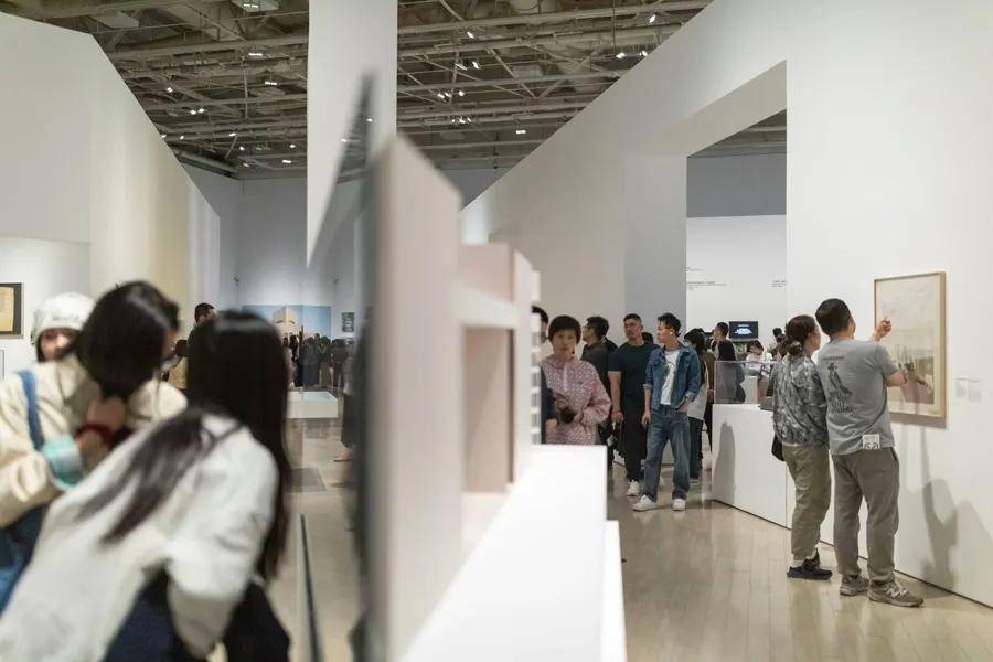 如何申请皇冠信用網
_口碑爆棚！观众打飞的乘高铁涌向上海如何申请皇冠信用網
，从早到晚排长队！沪上新顶流创纪录