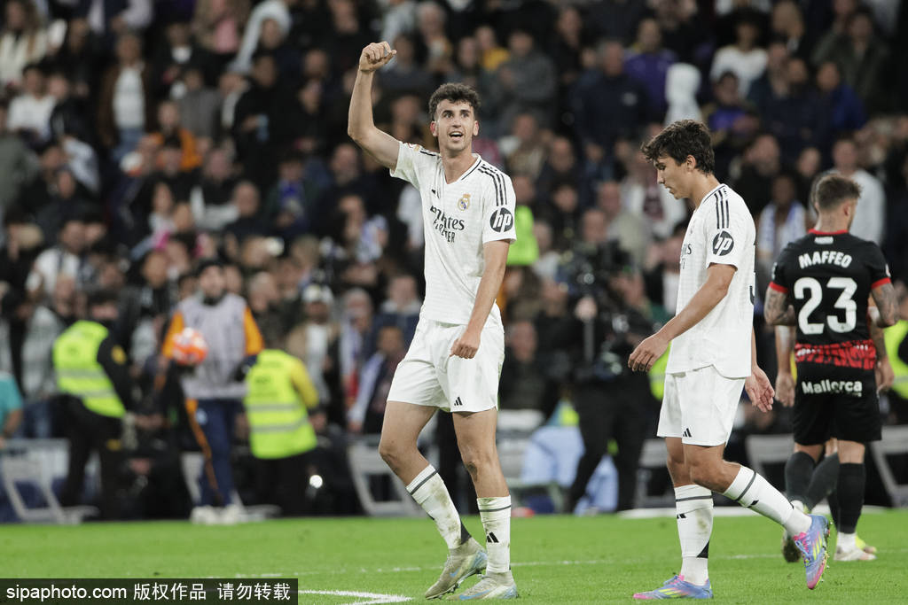皇冠信用網代理_皇马2-0夜：姆巴佩双响！魔笛、安帅、巴斯克斯伯纳乌洒泪告别皇冠信用網代理，传奇落幕谁扛旗？