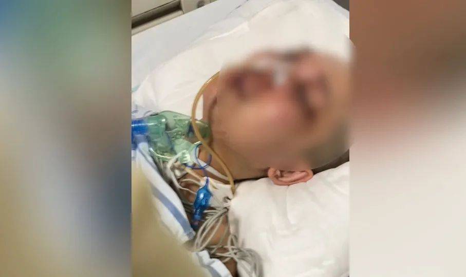 hga030皇冠
_19岁男子入室行凶后淡定点外卖hga030皇冠
！36岁妈妈为保护女儿被劫匪勒至昏死