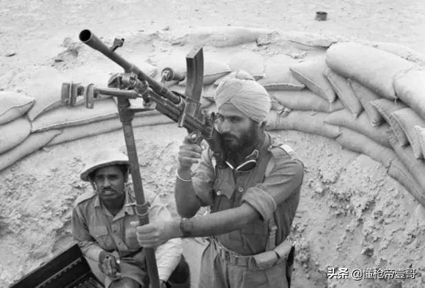 皇冠信用网代理
_印度锡克兵配发专用头盔皇冠信用网代理
，网友：脑袋顶了个窝窝头？｜轻武专栏