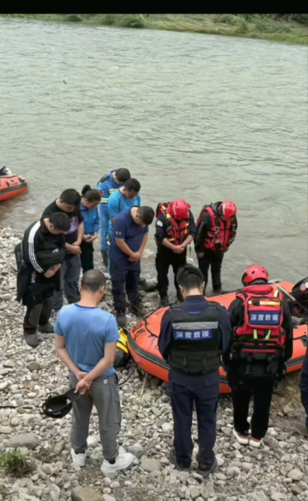 皇冠信用网代理注册
_女救援队员划桨板时为救落水儿子遇难皇冠信用网代理注册
，队友：被暗河漩涡吸走，本职工作是教师