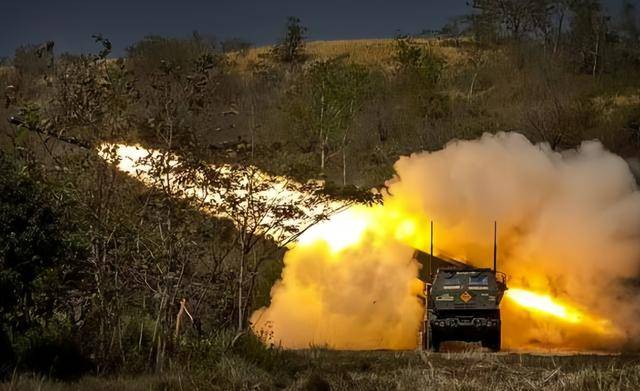 皇冠信用代理注册
_中国向40家俄军工厂皇冠信用代理注册
,大规模“输血”?外交部回应,字字铿锵