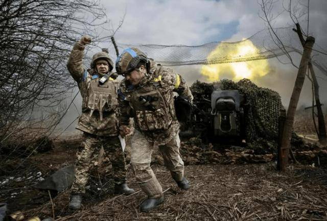 皇冠信用代理注册
_中国向40家俄军工厂皇冠信用代理注册
,大规模“输血”?外交部回应,字字铿锵