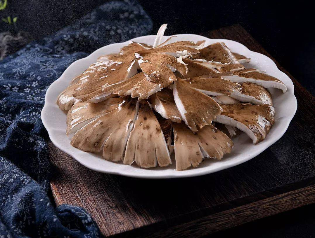 信用平台出租
_“天价”鸡枞调查：最贵卖到1800元/公斤！雨水少致产量低信用平台出租
，多地价高客少