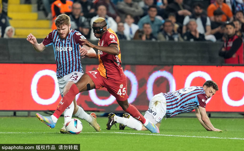 皇冠信用登2代理
_劲爆皇冠信用登2代理
！曼联酝酿惊天互换：霍伊伦+巨款死磕奥斯梅恩！沙特土豪虎视眈眈？