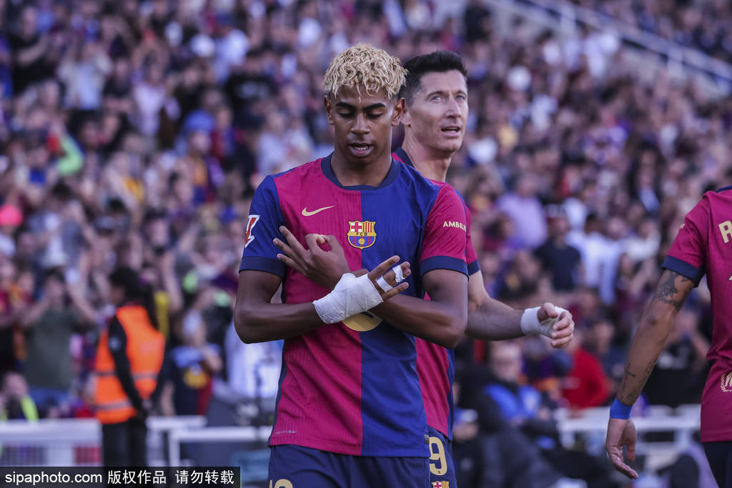 皇冠信用网开户
_反转！拉什福德“曲线救魔”？高薪离队为奥斯梅恩铺路皇冠信用网开户
，曼联锋线迎巨变！