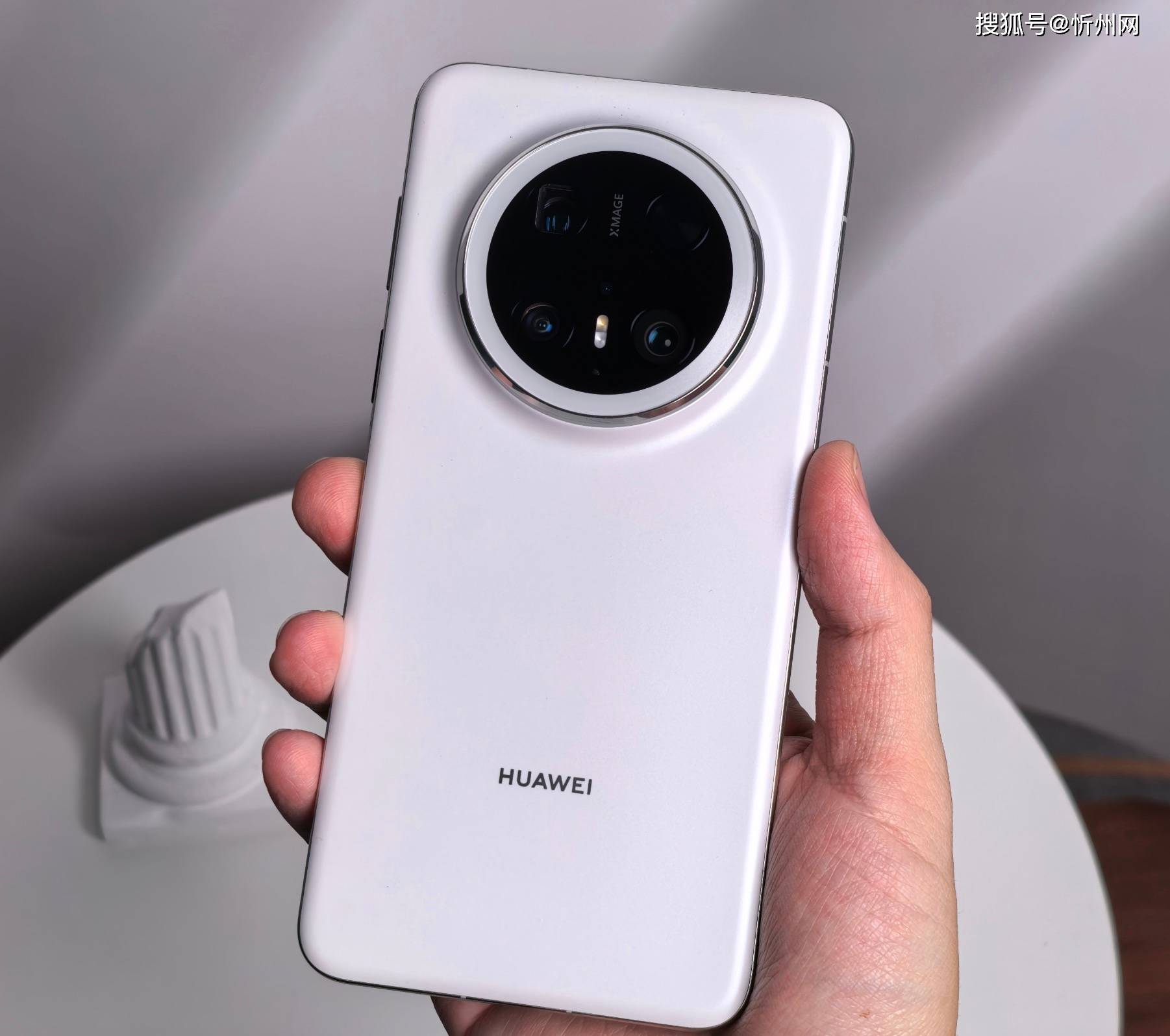 新2网址_为什么有人宁愿买华为Mate 70 Pro优享版新2网址,也不买iPhone 16 Pro?