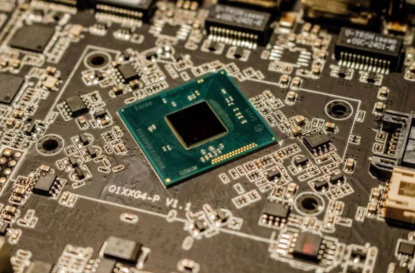 hga035客户端
_最快本周签字hga035客户端
,特朗普全面对付中国?中方准备10年,防的就是今天