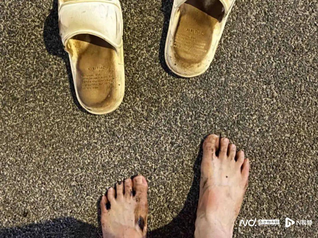 皇冠登3管理出租
_“擦都擦不掉”！多名网友反映深圳大梅沙现黑色油污皇冠登3管理出租
，味道刺鼻！官方回应