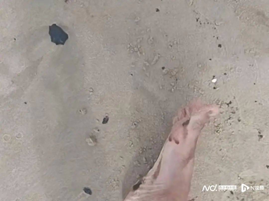 皇冠登3管理出租
_“擦都擦不掉”！多名网友反映深圳大梅沙现黑色油污皇冠登3管理出租
，味道刺鼻！官方回应