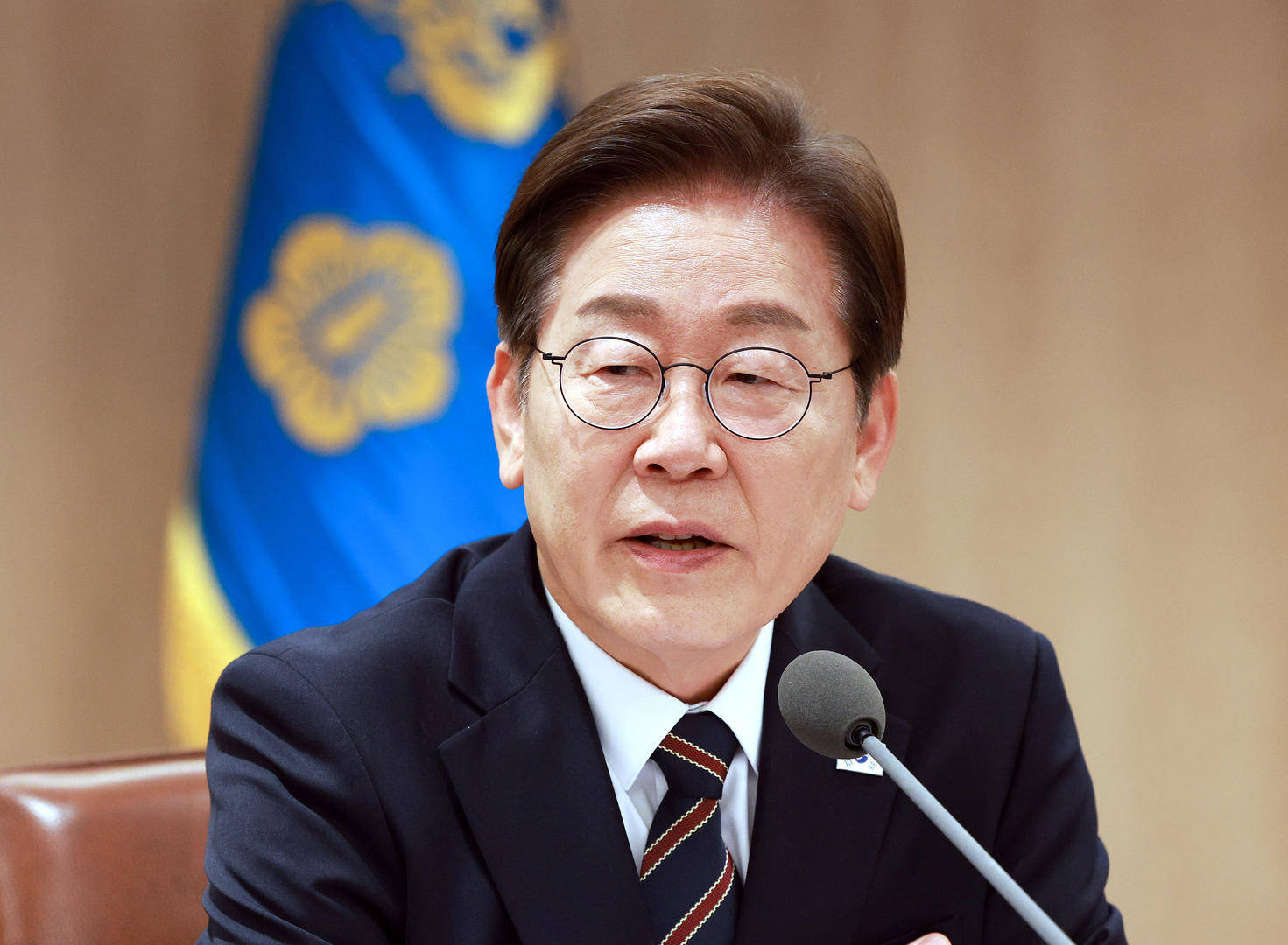 皇冠信用網会员
_职员过劳晕倒在韩国总统府皇冠信用網会员
，李在明喊话：不要担心工作，专注恢复健康