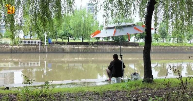 皇冠信用網登2代理
_吓一大跳皇冠信用網登2代理
!浙江一男子钓鱼竟然钓到了…异常凶猛!