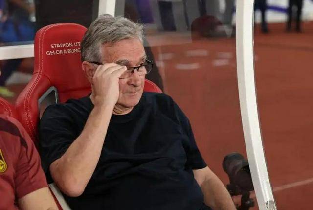 皇冠皇冠足球平台
_别了皇冠皇冠足球平台
,伊万科维奇!国足主帅现身足协谈解约