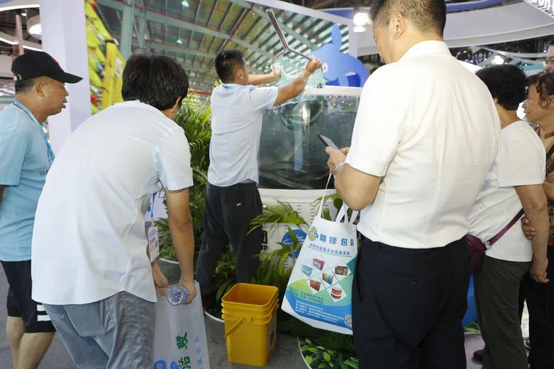 皇冠信用盘怎么开户
_福建省委副书记、福州市委书记郭宁宁等领导亲临渔博会天马科技展位视察指导皇冠信用盘怎么开户
！