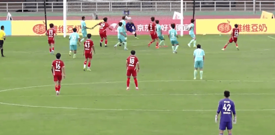 皇冠信用网如何注册
_苏超观察|徐州1：0绝杀镇江：最简单的热爱带来最纯粹的胜利