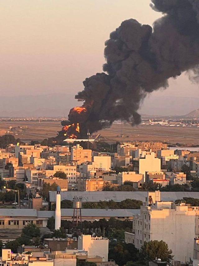 介绍个信用网网址
_以军称在伊朗马什哈德机场击落一架空中加油机