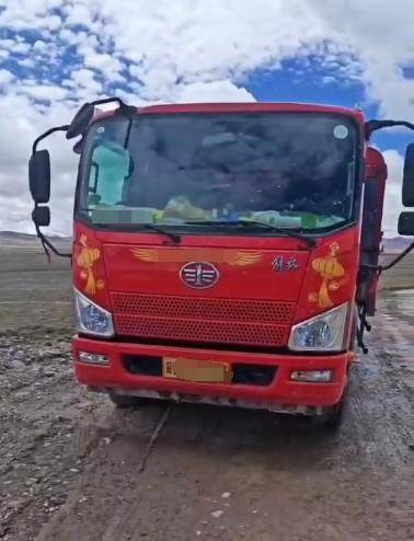 波尔图足球_河北卡友青藏线被发现在车内离世波尔图足球，救援人员：用石头砸窗才打开车门，他还系着安全带