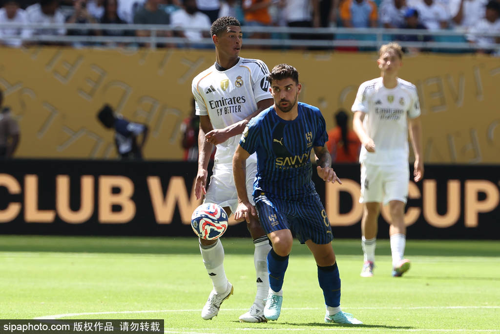 巴黎圣日耳曼足球_世俱杯-巴尔韦德失点贡萨洛破门 阿隆索执教皇马首秀1-1新月