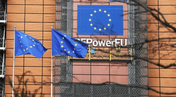 皇冠信用網出租足球_谈判已取消皇冠信用網出租足球，冯德莱恩牺牲中国利益，换美关税让步，中方反将一军