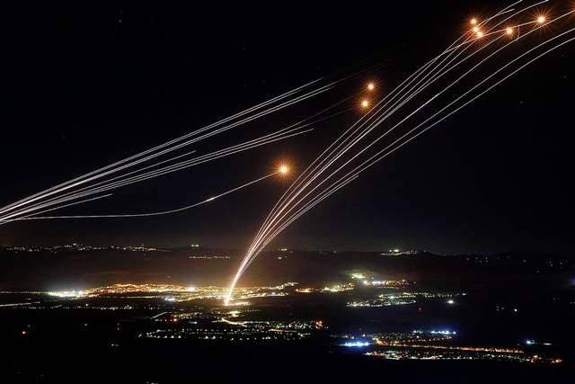 皇冠信用出租_乱成一锅粥皇冠信用出租，真主党也要加入大混战，特朗普来回踱步，在等什么？