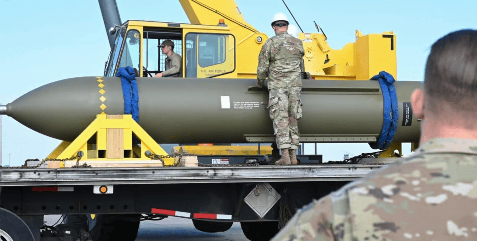 皇冠信用網开户_巨型钻地弹首次实战!美国轰炸伊朗核设施皇冠信用網开户,直接成本5亿美元,间接代价难以估量