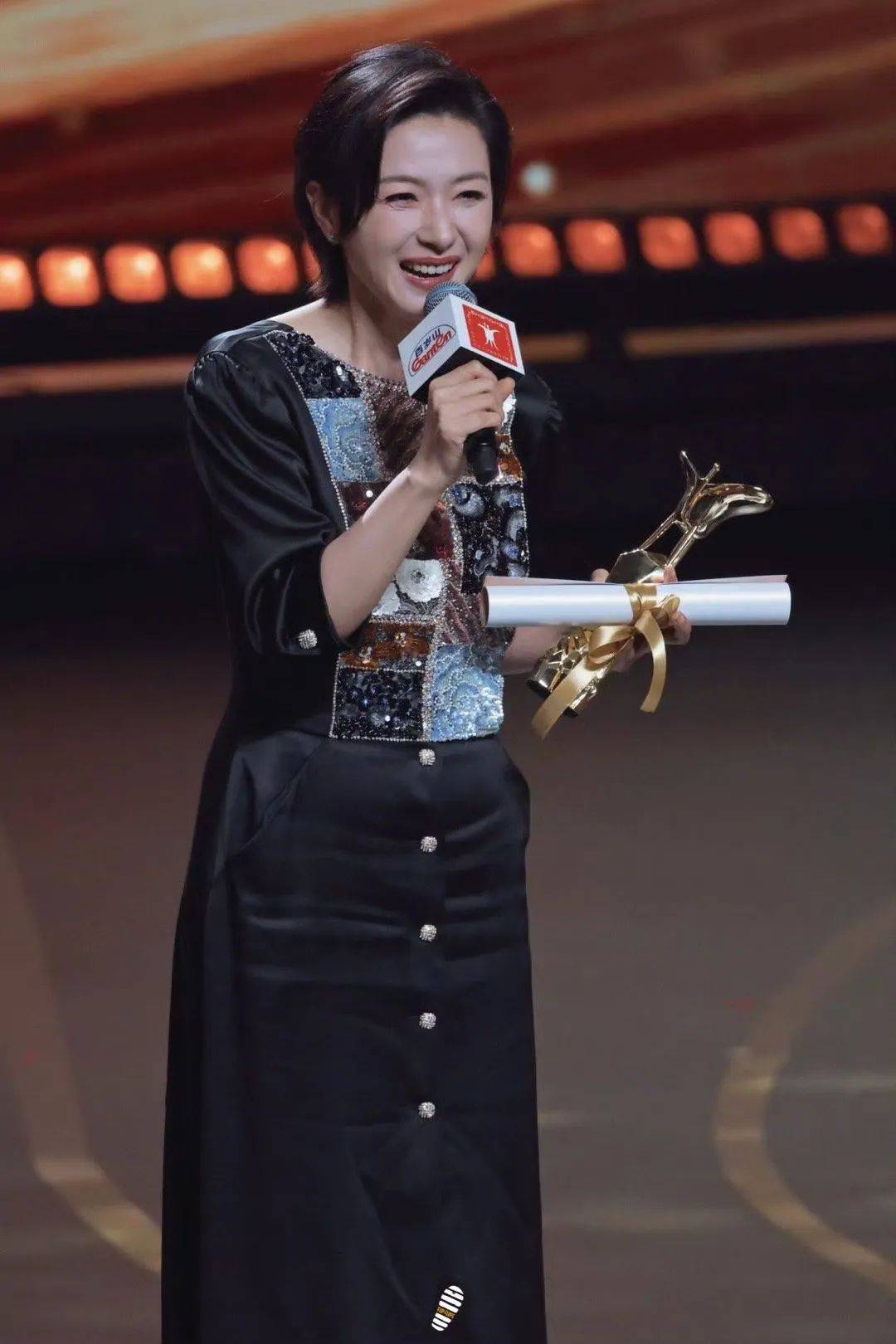 hga030.com怎么注册_确认了：是知名演员万茜hga030.com怎么注册！