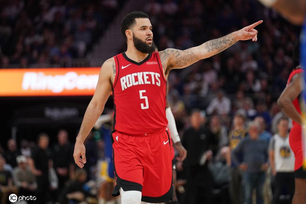 皇冠信用盘出租_大幅降薪!范弗里特2年5000万美元留火箭 明夏球员选项