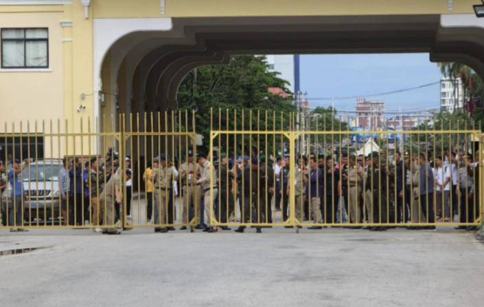 法国U19(女) v 西班牙U19(女)_泰国打响战役!洪森接过指挥权法国U19(女) v 西班牙U19(女),两国元首坐镇前线,大战爆发苗头