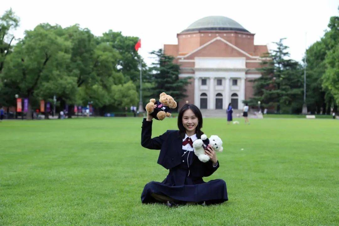 皇冠信用網出租_女孩清华硕士毕业放弃互联网大厂、教师编皇冠信用網出租，当上文眉师月入三四万