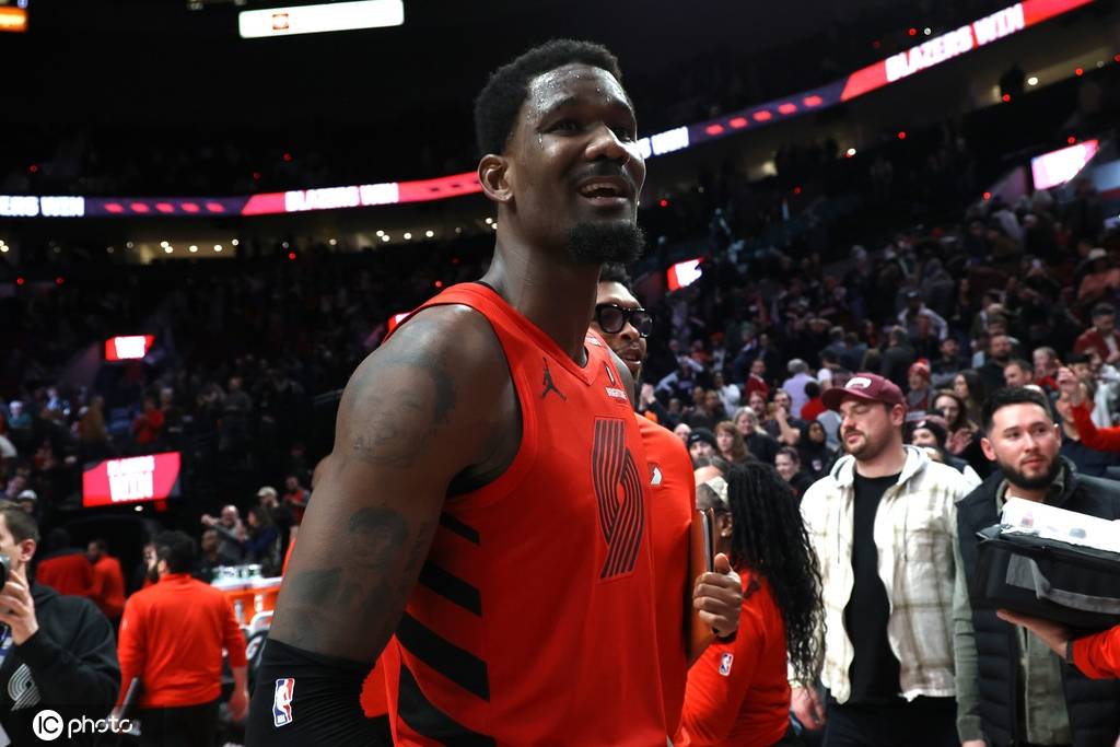 英格兰U21 v 德国U21
_给杨瀚森腾位置英格兰U21 v 德国U21
？开拓者与艾顿达成买断协议