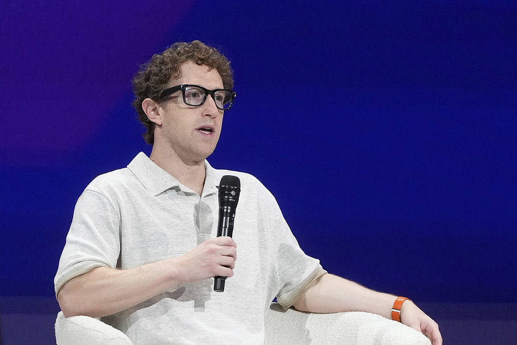 皇冠信用盘代理平台_白宫六代战机机密会议上扎克伯格突然闯入皇冠信用盘代理平台？美媒痛批白宫西翼已成“社交场”