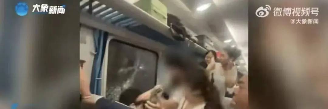 皇冠信用盘_官方通报K1373次列车停滞：车内闷热但没达到开启车门和破窗程度皇冠信用盘，对砸窗男子批评教育