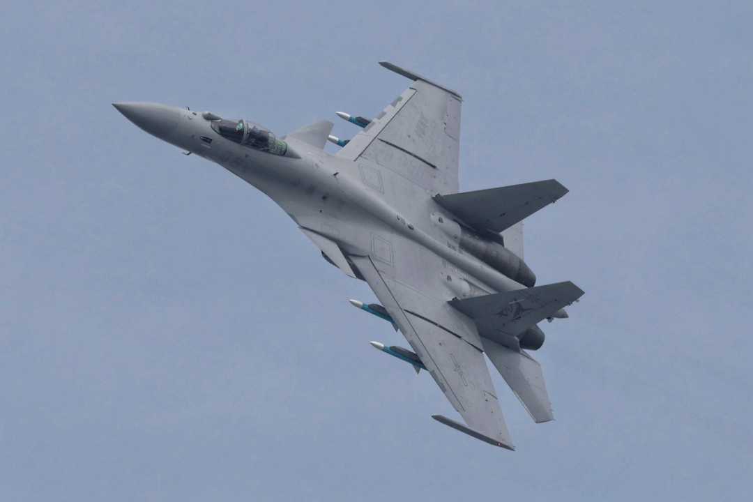 体育皇冠信用网站_央视曝光中国航母24架歼-15出动全过程体育皇冠信用网站，遭遇美军F/A-18谁更强？