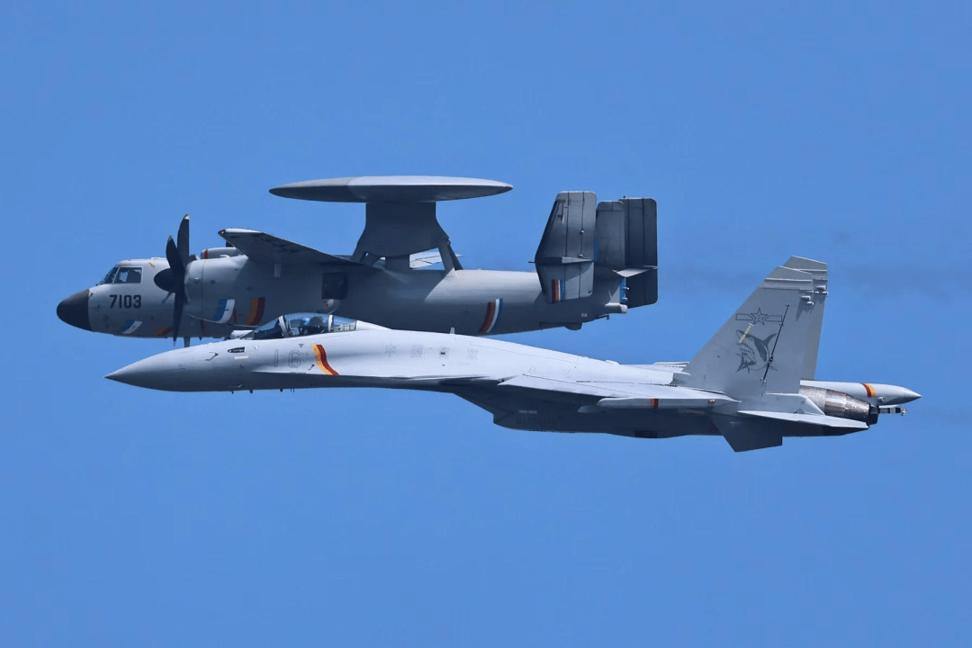 体育皇冠信用网站_央视曝光中国航母24架歼-15出动全过程体育皇冠信用网站，遭遇美军F/A-18谁更强？