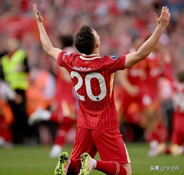 皇冠信用網_催泪！若塔葬礼举行皇冠信用網，妻子趴棺木痛哭，葡萄牙队友为他抬棺！FIFA总部已降半旗志哀