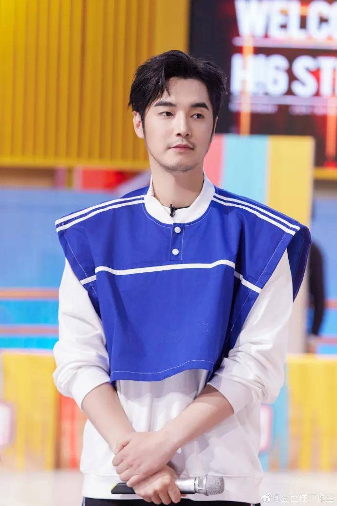 介绍个信用网址多少_上海知名演员身份证意外曝光介绍个信用网址多少!网友:我妈在徐汇公园捡到…工作室回应亮了