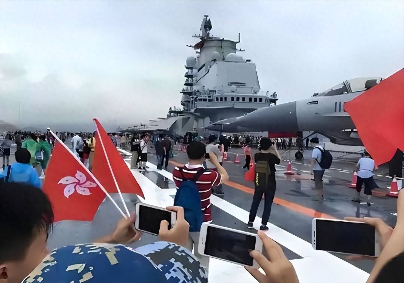 皇冠信用网申请条件_内鬼出现！山东舰在香港被间谍偷拍皇冠信用网申请条件，专业无人机差点泄露机密