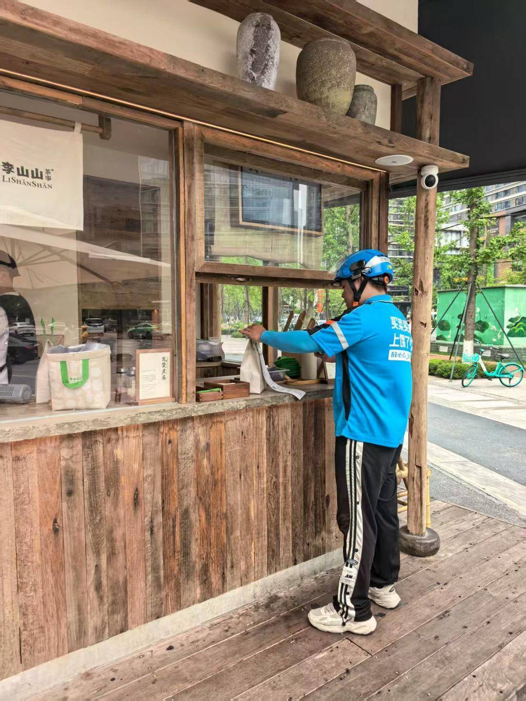 日本 v 香港
_500亿外卖补贴之后日本 v 香港
,记者实探成都本土餐饮丨新经济观察