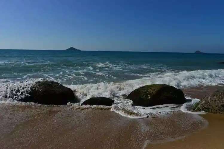 球会友谊赛
_以为中国只会口头警告球会友谊赛
，立陶宛防长访问菲律宾，公开叫板：面对共同威胁