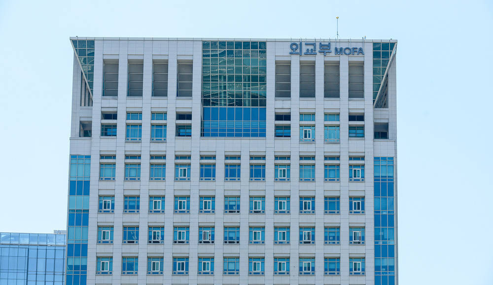 欧洲冠军联赛外围赛
_特朗普索要100亿美元驻韩军费 韩方：将遵守现有协定