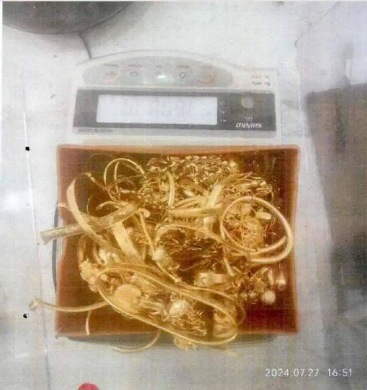 西雅图风暴VS康涅狄克太阳
_小树林里接头西雅图风暴VS康涅狄克太阳
,一天背走2000多万元黄金!上海两人被判刑