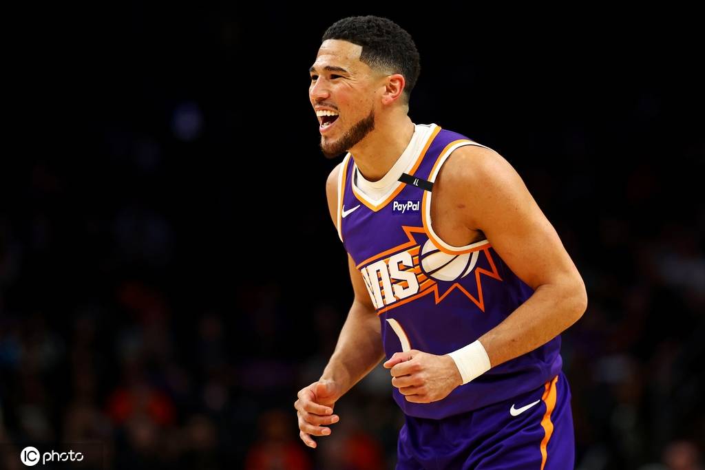 拉斯维加斯王牌VS西雅图风暴
_创造历史拉斯维加斯王牌VS西雅图风暴
！布克2年1.45亿美元提前续约太阳