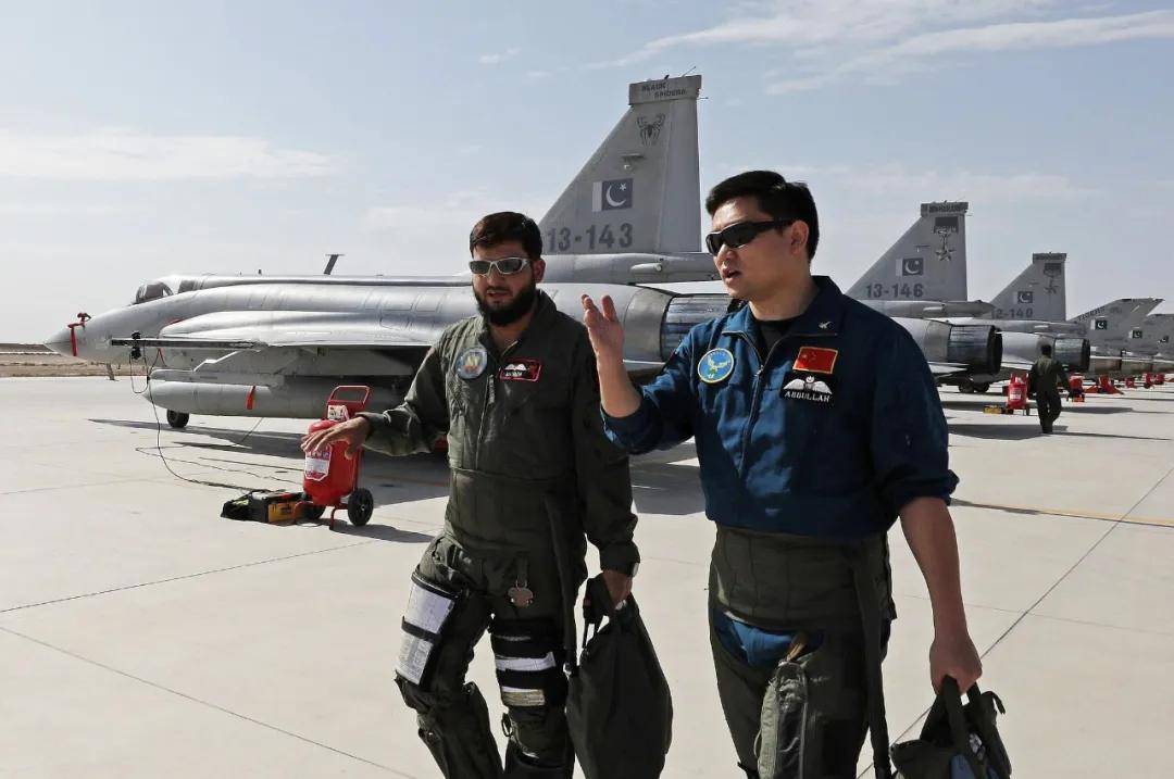 西雅图风暴篮球
_巴军前参谋长:击落印度“阵风”太容易西雅图风暴篮球
,不如和中国演习过瘾!