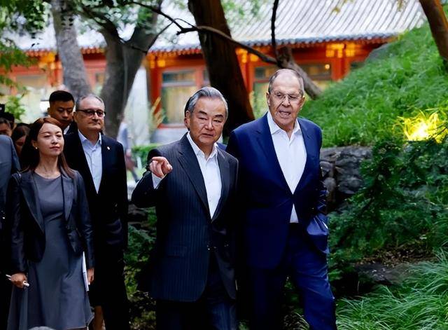 曼联vs阿森纳
_1200万炮弹抵俄曼联vs阿森纳
，60天内有大动作，中国出手普京稳了？