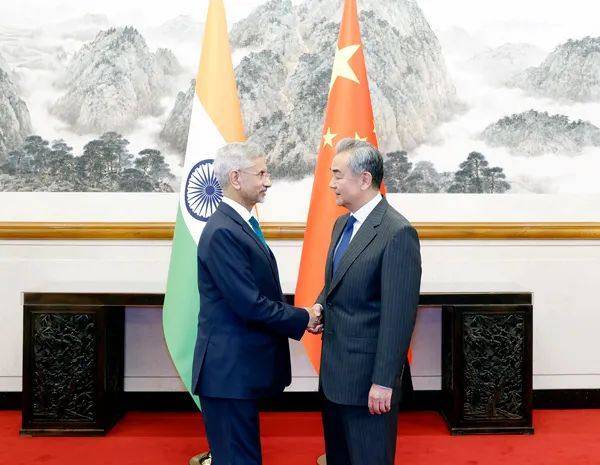 欧洲女子足球锦标赛
_叫中国名字欧洲女子足球锦标赛
，娶日本妻子，5年没见的印度外长来了