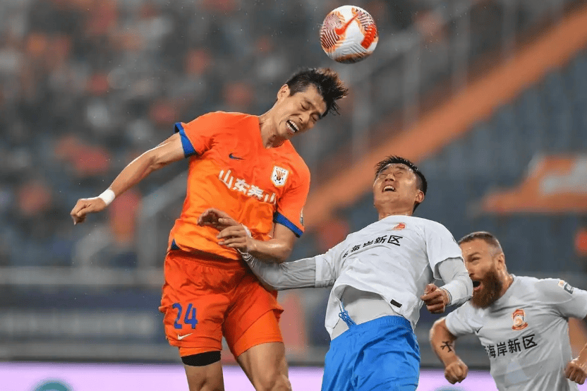 皇冠足球管理平台出租_中超|夏窗即将截止皇冠足球管理平台出租，泰山再租借出三名球员，新人将获更多机会？