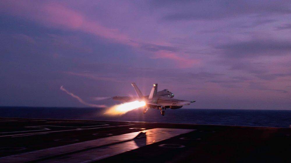 皇冠信用网注册_外军深夜来犯皇冠信用网注册，央视披露细节，歼15挂实弹升空驱离，现场惊心动魄